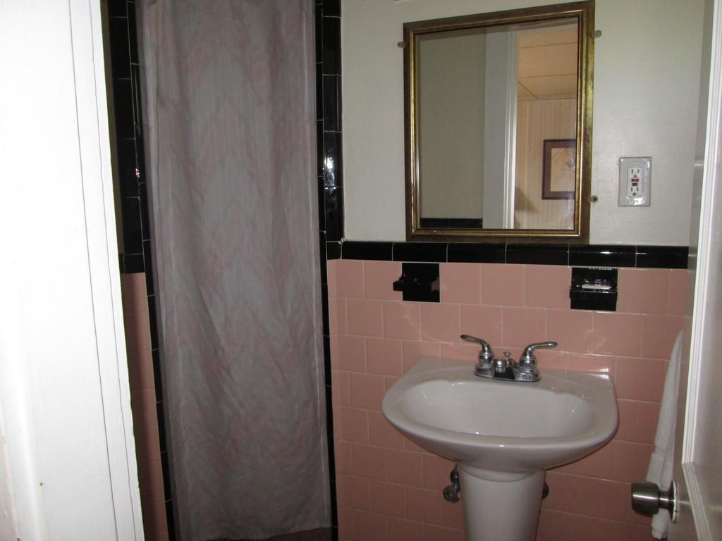 Royale Coach Motor Lodge Hampton Zimmer foto